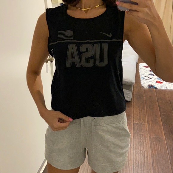 Nike sport top